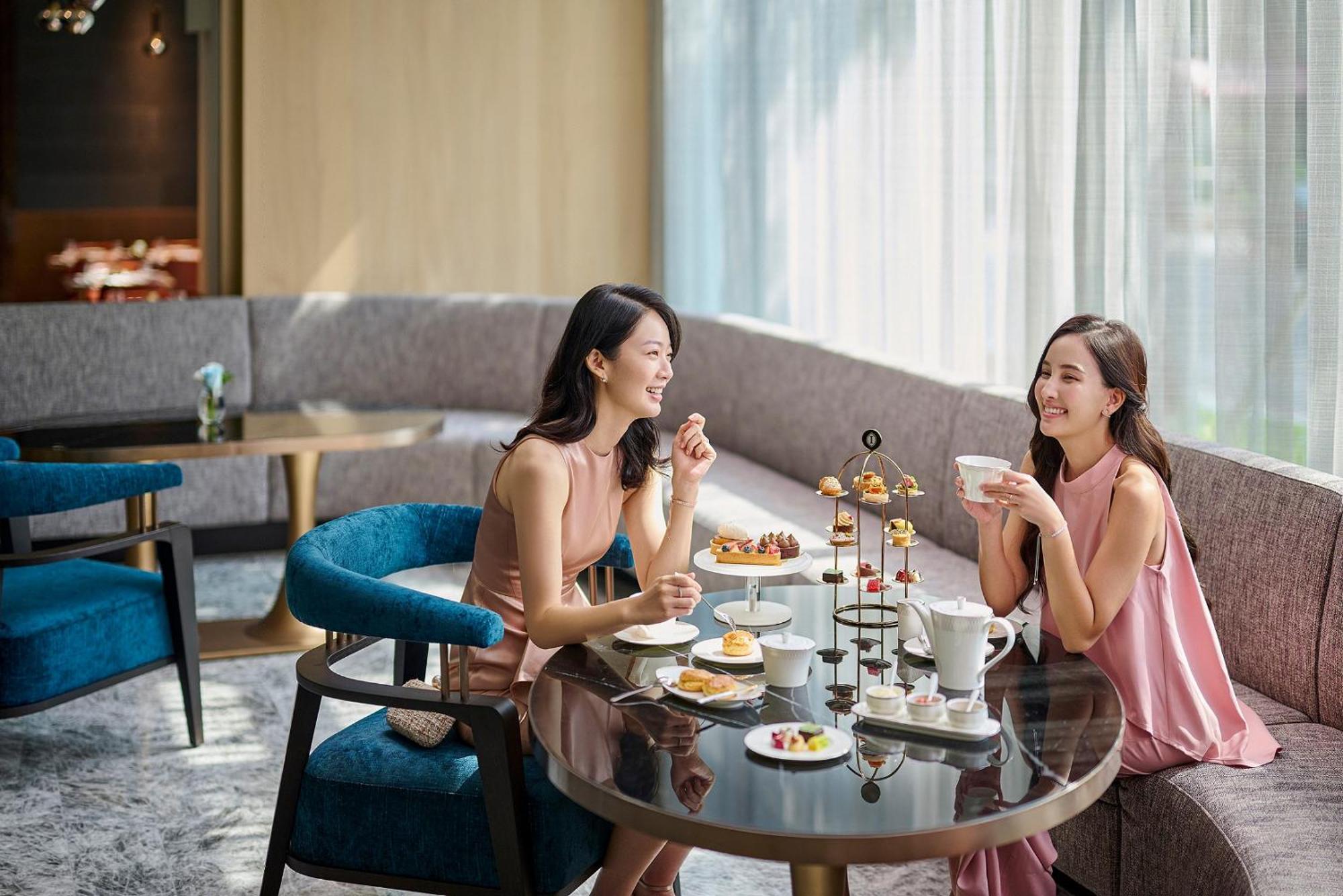 ホテル Intercontinental Kaohsiung By Ihg エクステリア 写真 Afternoon tea at The Lounge, The Landmark, Hong Kong