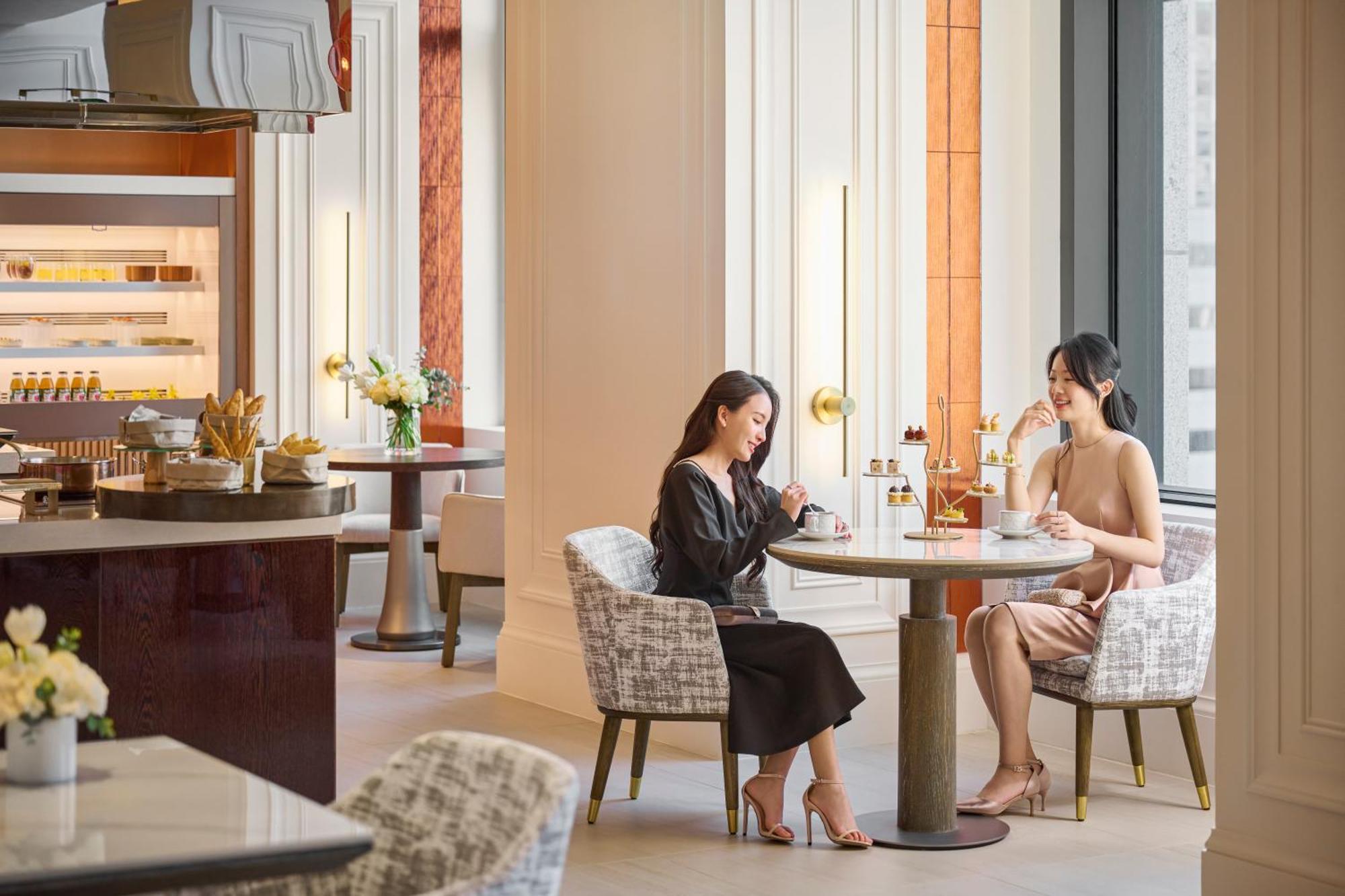 ホテル Intercontinental Kaohsiung By Ihg エクステリア 写真 The Lounge at the Westin Hong Kong