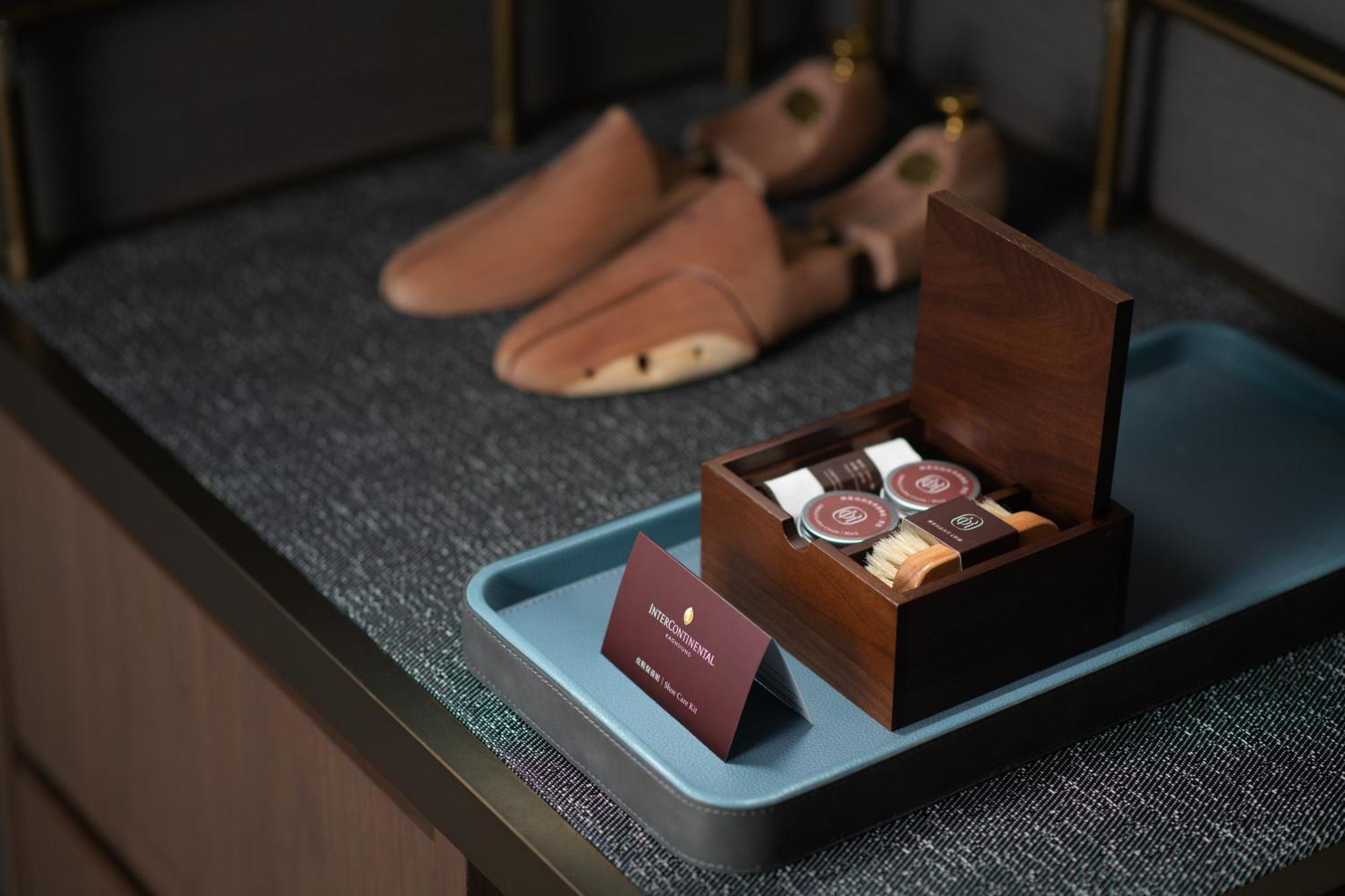 ホテル Intercontinental Kaohsiung By Ihg エクステリア 写真 Shoe shine kit